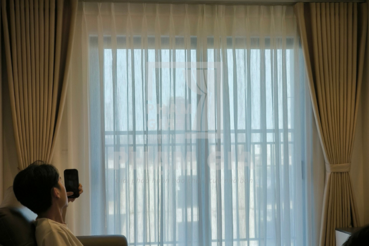 LẮP ĐẶT RÈM CỬA TẠI CHUNG CƯ SOHO, QUẬN 1