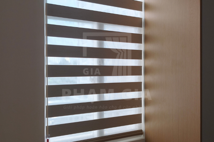 LẮP ĐẶT RÈM CẦU VỒNG VÀ RÈM SÁO GỖ TẠI CHUNG CƯ SKY GADEN 3, KĐT PHÚ MỸ HƯNG, TP. HỒ CHÍ MINH