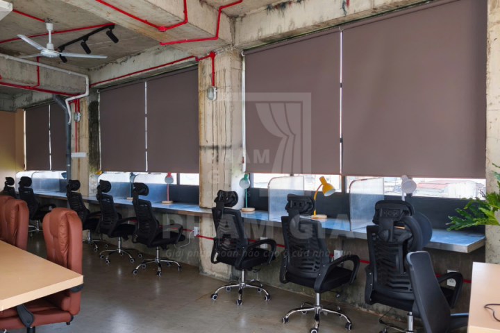 LẮP ĐẶT RÈM CUỐN VĂN PHÒNG TẠI TRẦN HƯNG ĐẠO, NGUYỄN CƯ TRINH, QUẬN 1