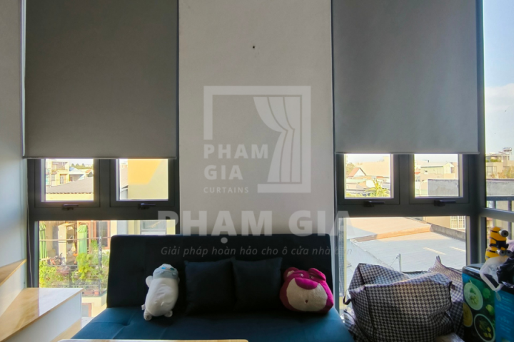 LẮP ĐẶT RÈM CUỐN TRƠN GRAY