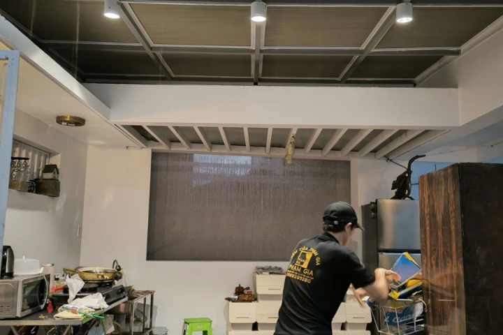 LẮP ĐẶT RÈM TRẦN TỔ ONG GIẾNG TRỜI NGUYỄN HỮU KHÁNH, QUẬN 1