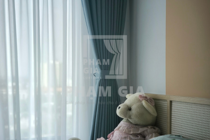 LẮP ĐẶT RÈM VẢI 2 LỚP TAI CĂN HỘ THE RIVANA 