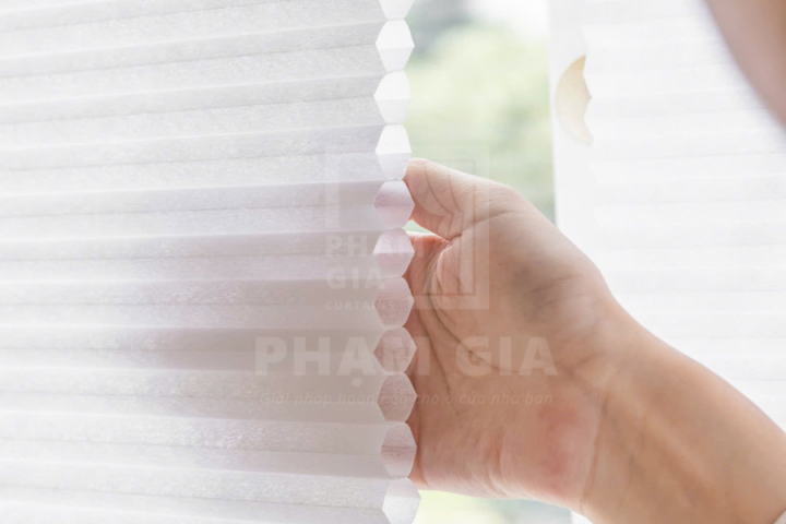 LẮP ĐẶT RÈM TỔ ONG HỆ STANDARD