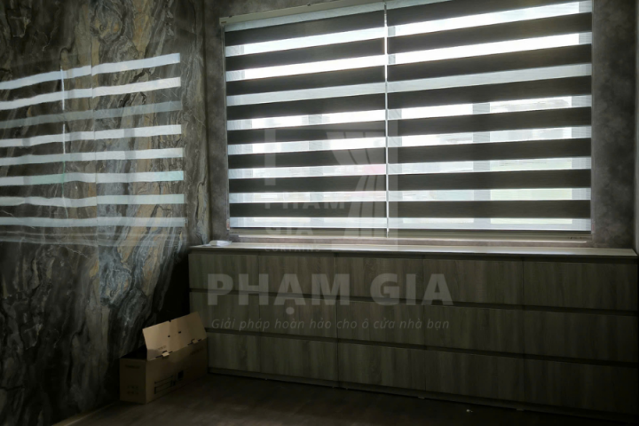 LẮP ĐẶT RÈM CẦU VỒNG TẠI TÔN ĐẢN QUẬN 4