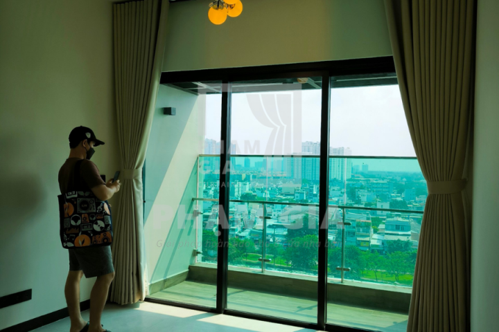 LẮP ĐẶT RÈM VẢI TẠI CHUNG CƯ DELASOL QUẬN 4