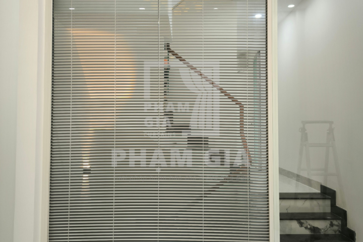 LẮP ĐẶT RÈM SÁO NHÔM HỆ 1 DÂY