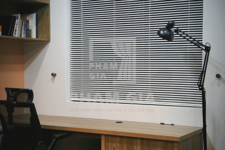 LẮP ĐẶT RÈM SÁO NHÔM GÓC LÀM VIỆC