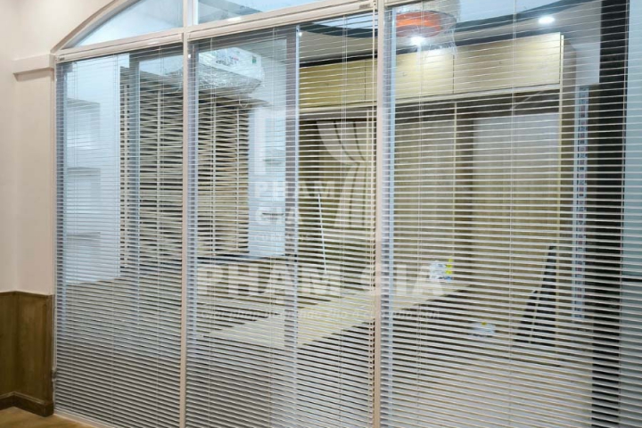 LẮP ĐẶT RÈM CỬA TẠI KHÁNH HỘI, QUẬN 4