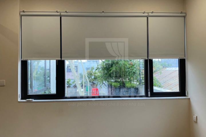 LẮP ĐẶT RÈM CUỐN TẠI MAN THIỆN, QUẬN 9