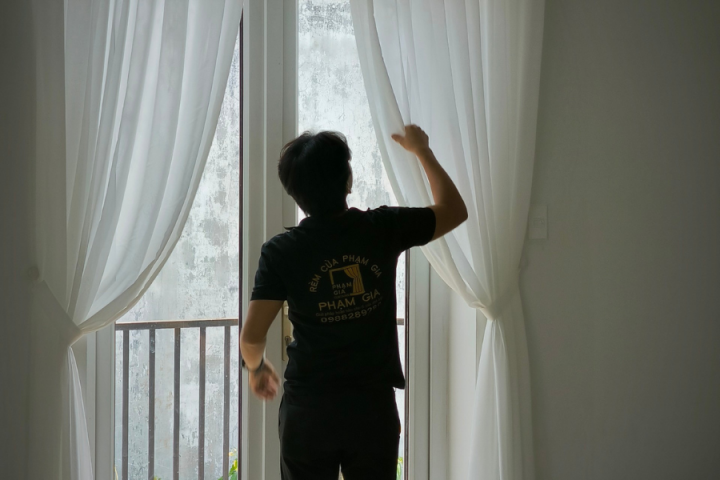 LẮP ĐẶT RÈM VOAN TRẮNG