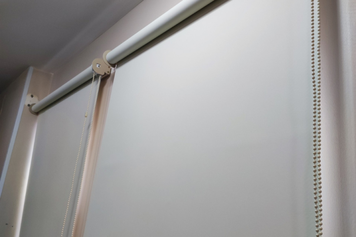Lắp đặt rèm cuốn trơn