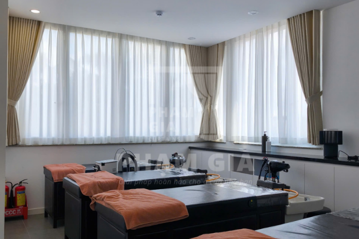 LẮP ĐẶT RÈM CỬA TẠI HAEU BEAUTY SALON TP THỦ ĐỨC