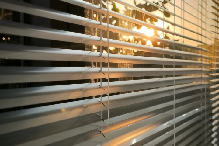 Lấp Đặt Rèm Sáo Nhôm Tại Showroom Ô Tô Mitsubishi Thủ Đức 