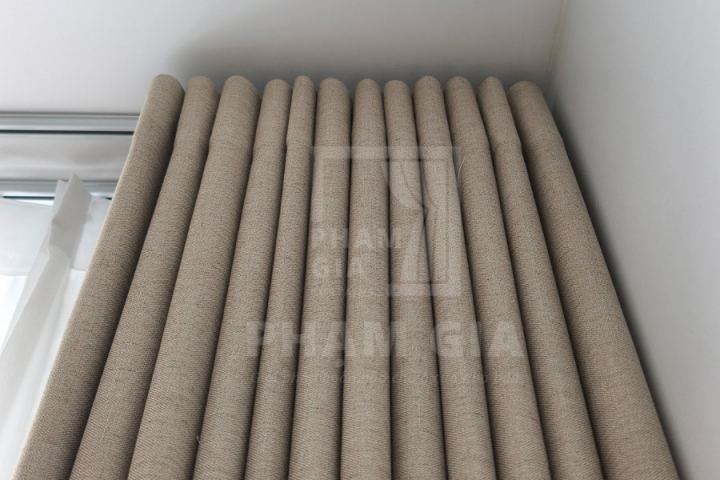 Sự Thật Về Rèm Cách Âm: Có Chống Ồn Tuyệt Đối Như Lời Đồn ?