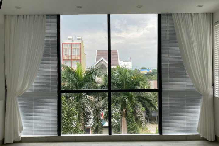 LẮP ĐẶT RÈM VOAN KẾT HỢP RÈM SÁO NHÔM