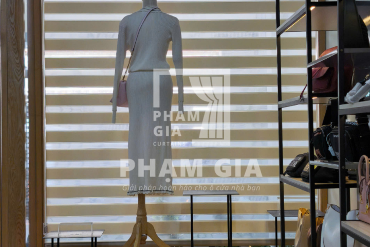 LẮP ĐẶT RÈM CỬA TẠI HUỲNH VĂN BÁNH, QUẬN PHÚ NHUẬN