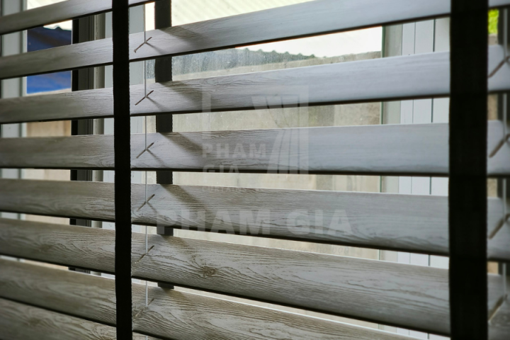 LẮP ĐẶT RÈM SÁO GỖ TẠI NHÀ VƯỜN LONG AN