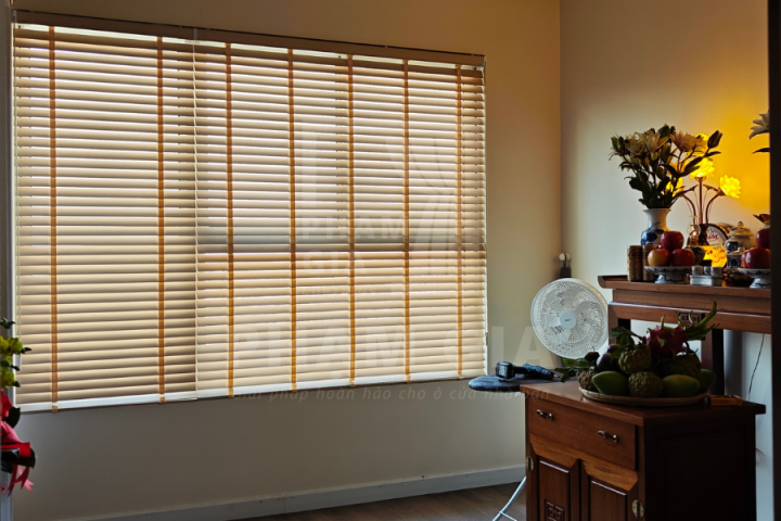 Tuyệt Chiêu Chọn Rèm Cách Nhiệt "Trị" Nắng Gắt Cho Căn Hộ Hướng Tây