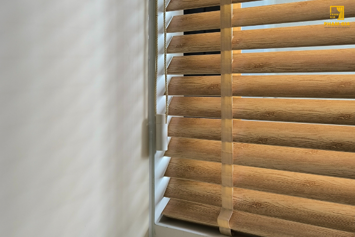 Rèm Sáo Gỗ Tự Nhiên - Sự Lựa Chọn Bền Đẹp Cho Mọi Không Gian
