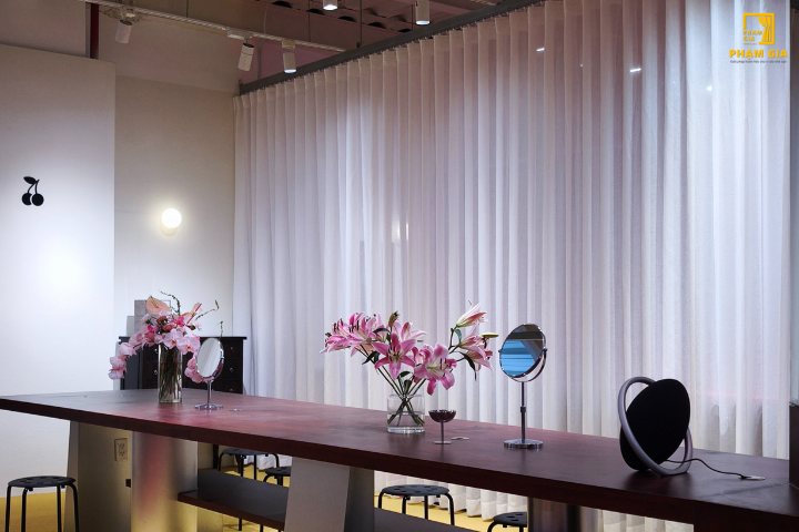 Một bộ rèm cửa đẹp, vẽ nên khí chất cho không gian