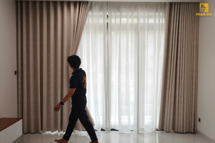Gợi Ý Những Mẫu Rèm Cửa Sổ Kéo Tay Dễ Sử Dụng
