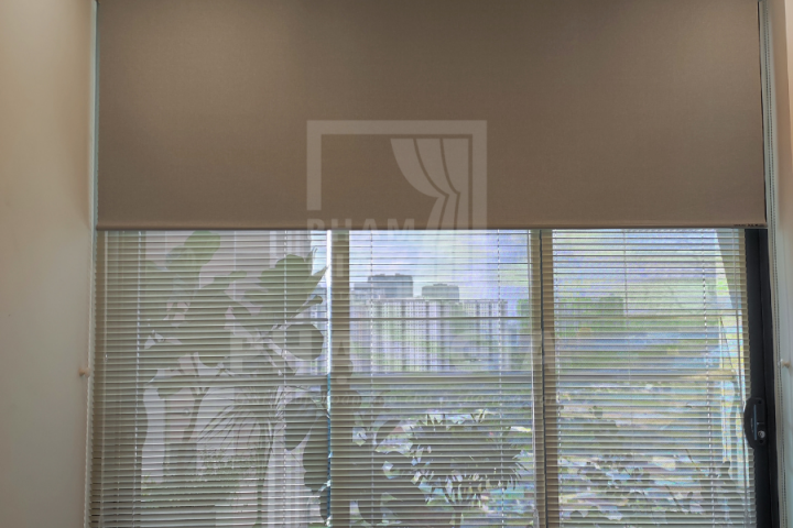 Rèm cuốn chống tia UV: Cách xử lý nắng gắt cho văn phòng và căn hộ hướng Tây