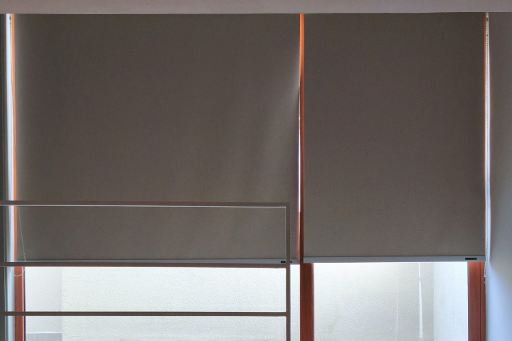 Rèm cuốn phòng ngủ chống nắng 100% – Giấc ngủ ngon trọn vẹn 