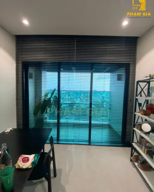 LẮP ĐẶT RÈM SÁO GỖ CĂN HỘ DE LA SOL, QUẬN 4