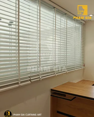 DỰ ÁN LẮP ĐẶT RÈM SÁO GỖ CHO KHÁCH HÀNG TẠI DEMO OFFICE, NGUYỄN HUỆ, QUẬN 1, TP. HỒ CHÍ MINH
