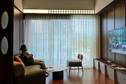 Phối hợp rèm sáo gỗ và rèm voan: Sự phá cách đầy tinh tế trong trang trí 