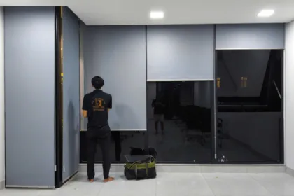 Nên Chọn Rèm Cuốn Hay Rèm Vải Để Cản Nắng Tối Đa Trong Những Ngày Nắng Đỉnh Điểm?