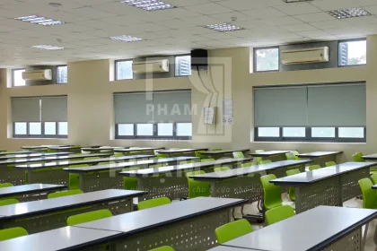 Giải Pháp Chống Nóng Giảng Đường: Vì Sao Đại Học Bách Khoa Lựa Chọn Rèm Cuốn Phạm Gia?
