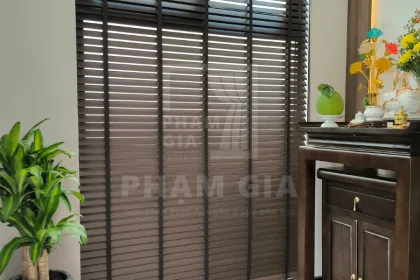 Rèm Sáo Gỗ Cho Phòng Thờ Tại Các Căn Hộ Chung Cư TP.HCM: Vừa Trang Nghiêm Vừa Tối Ưu Diện Tích