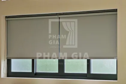 Rèm Cuốn VS Rèm Cầu Vồng: Phân Tích Chi Phí Và Công Năng Thực Tế