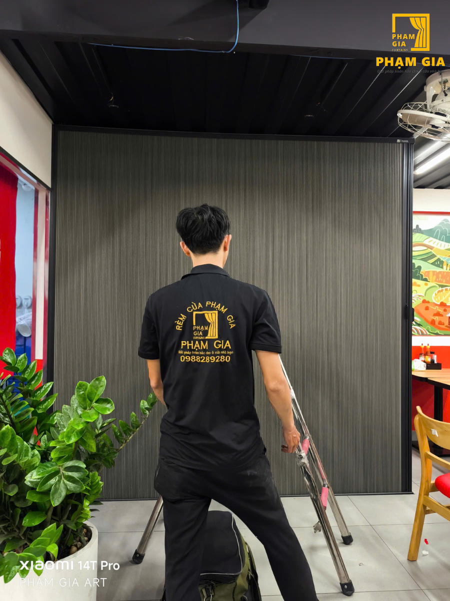 rem-cua-pham-gia-–-dich-vu-lap-rem-chuyen-nghiep-tai-quan-2