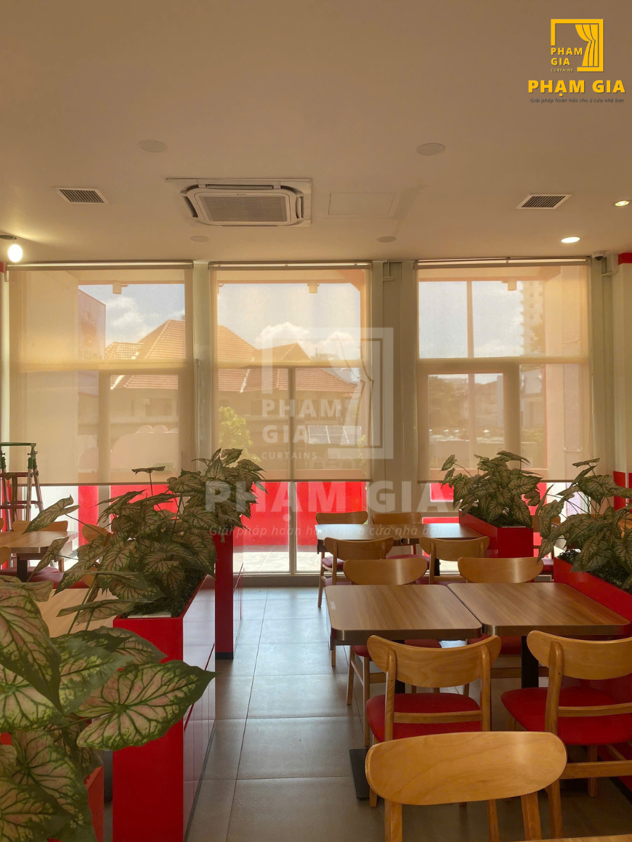 lap-rem-luoi-quan-cafe-quan-an-bi-kip-giu-khach-gio-trua-nang-nong
