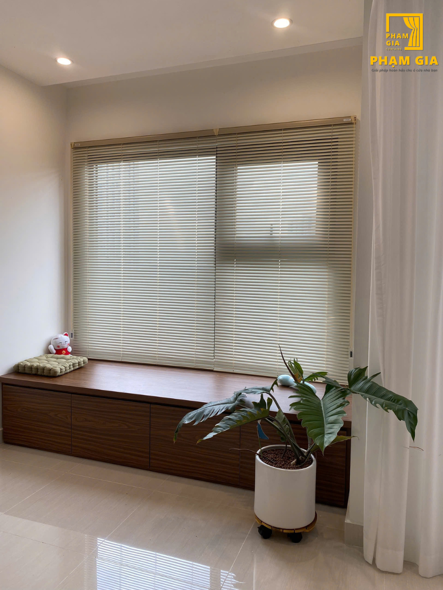lap-dat-rem-cua-tai-vinhomes-quan-9