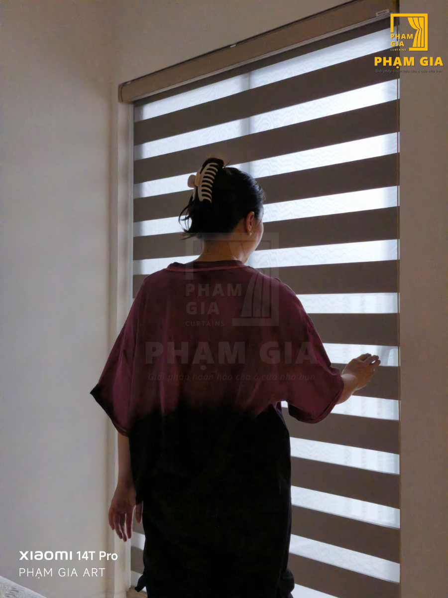 rem-cua-pham-gia-–-dich-vu-lap-rem-chuyen-nghiep-tai-quan-2