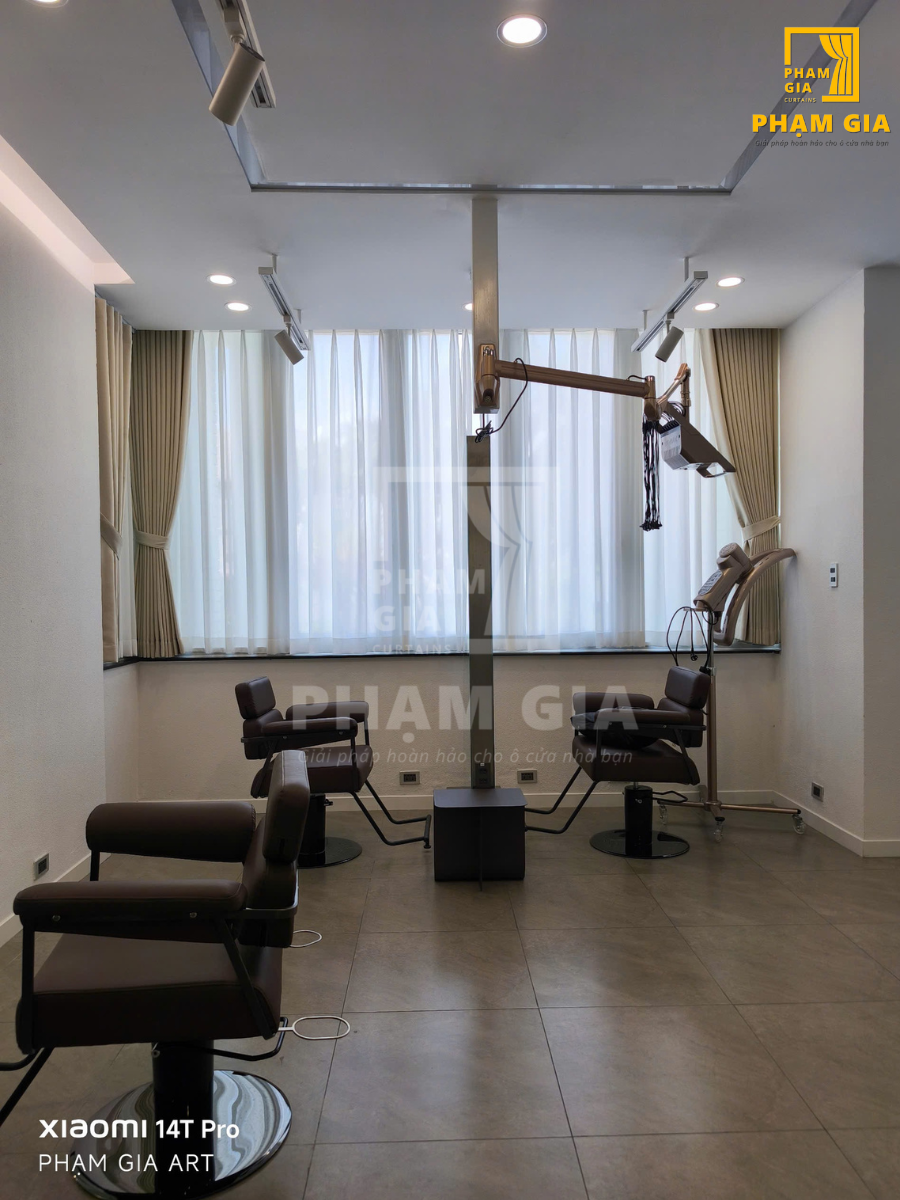 lap-dat-rem-cua-tai-haeu-beauty-salon-tp-thu-duc