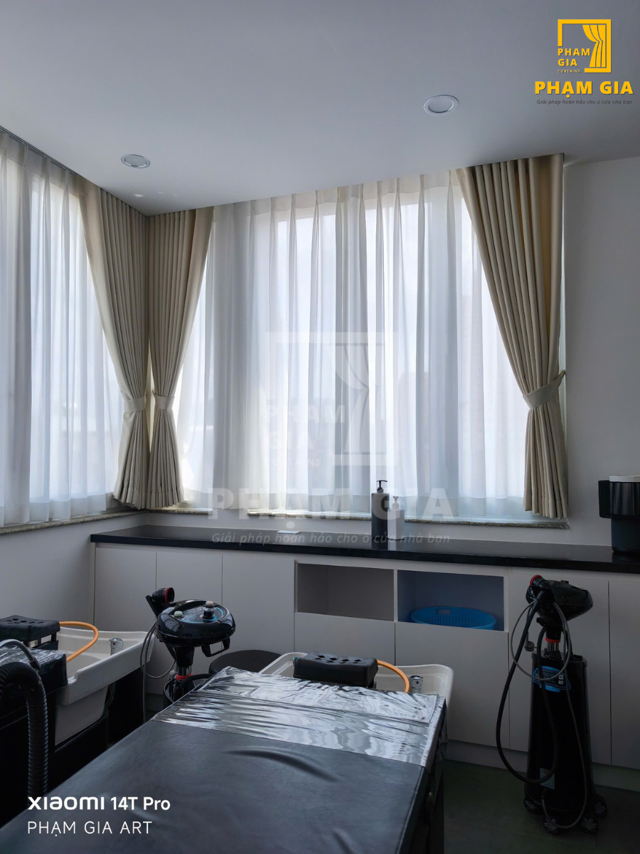 lap-dat-rem-cua-tai-haeu-beauty-salon-tp-thu-duc