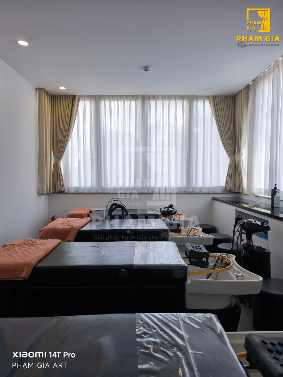 lap-dat-rem-cua-tai-haeu-beauty-salon-tp-thu-duc