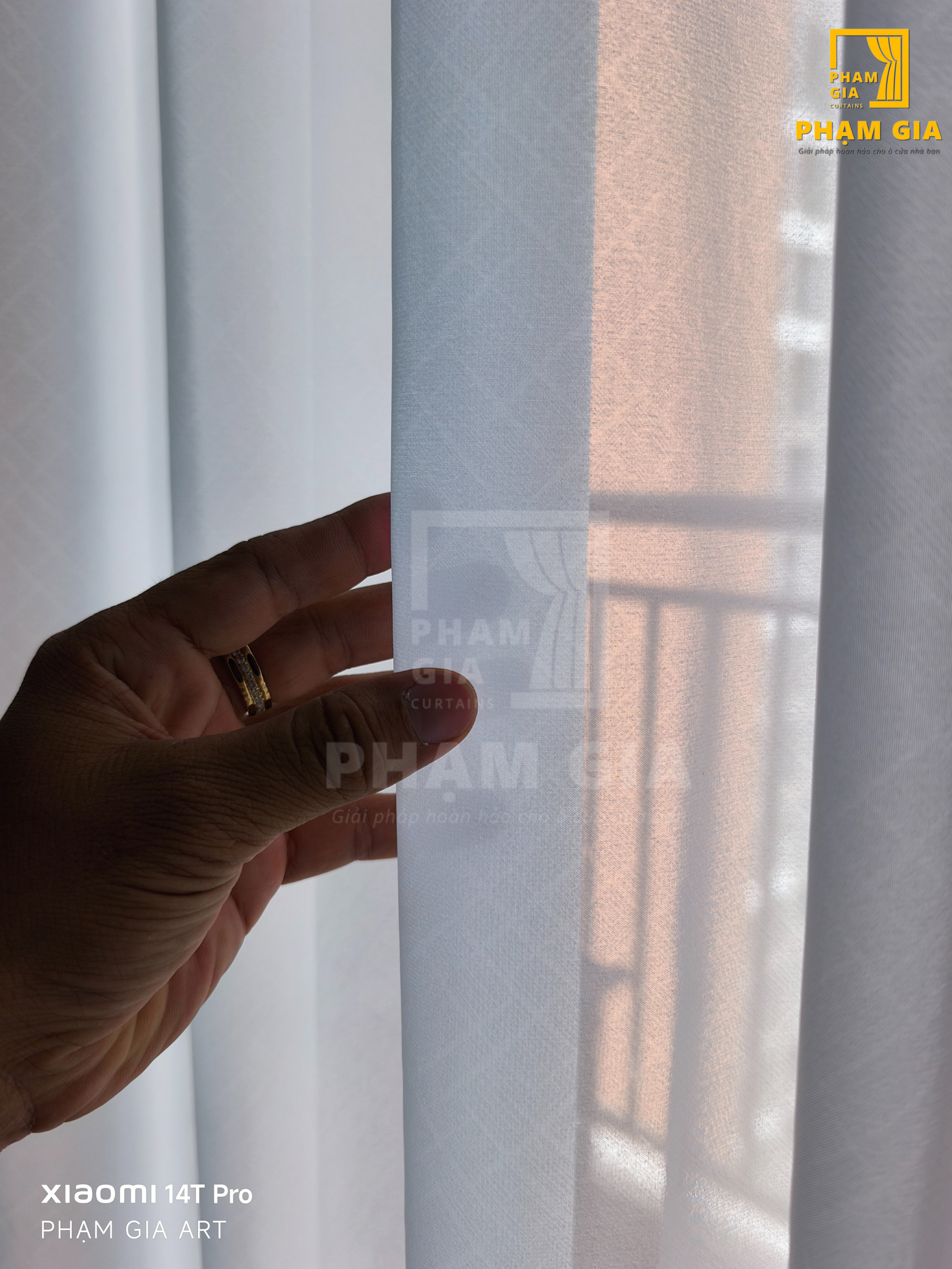 lap-dat-rem-cua-tai-the-sun-avenue-mai-chi-tho