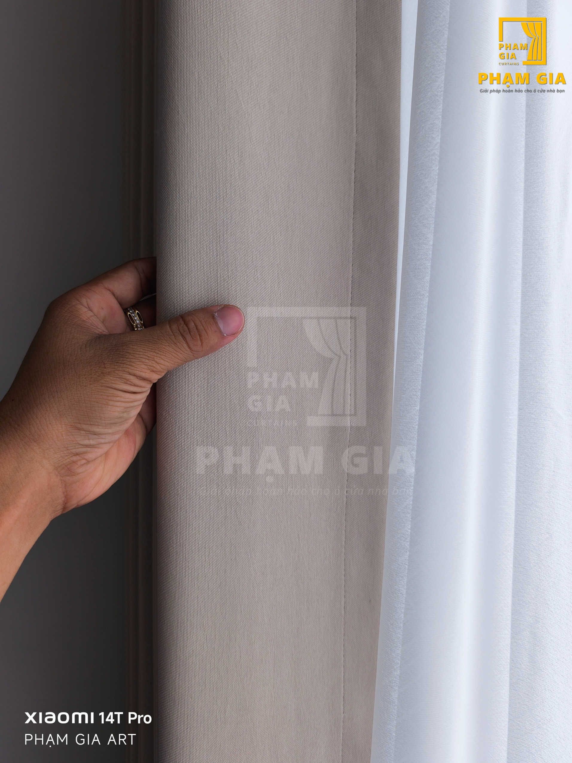 lap-dat-rem-cua-tai-the-sun-avenue-mai-chi-tho