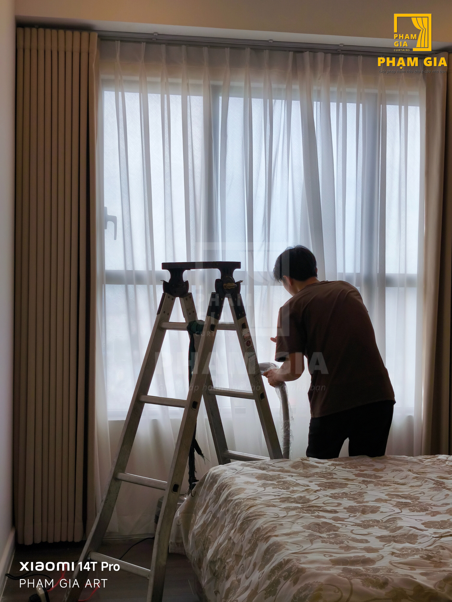 lap-dat-rem-cua-tai-the-sun-avenue-mai-chi-tho