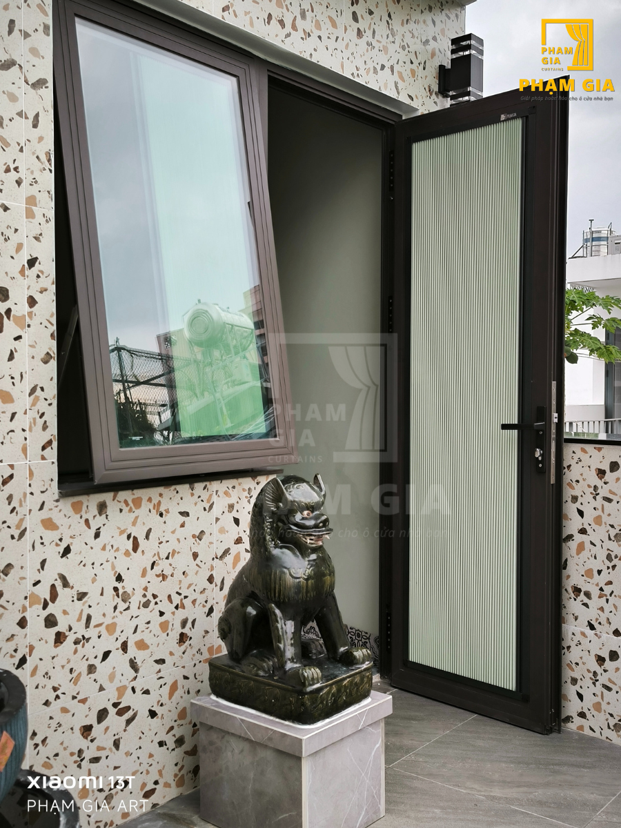 lap-dat-rem-cua-tai-hau-giang-quan-6