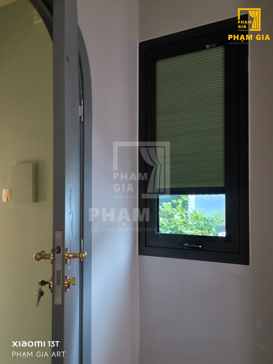 lap-dat-rem-cua-tai-hau-giang-quan-6