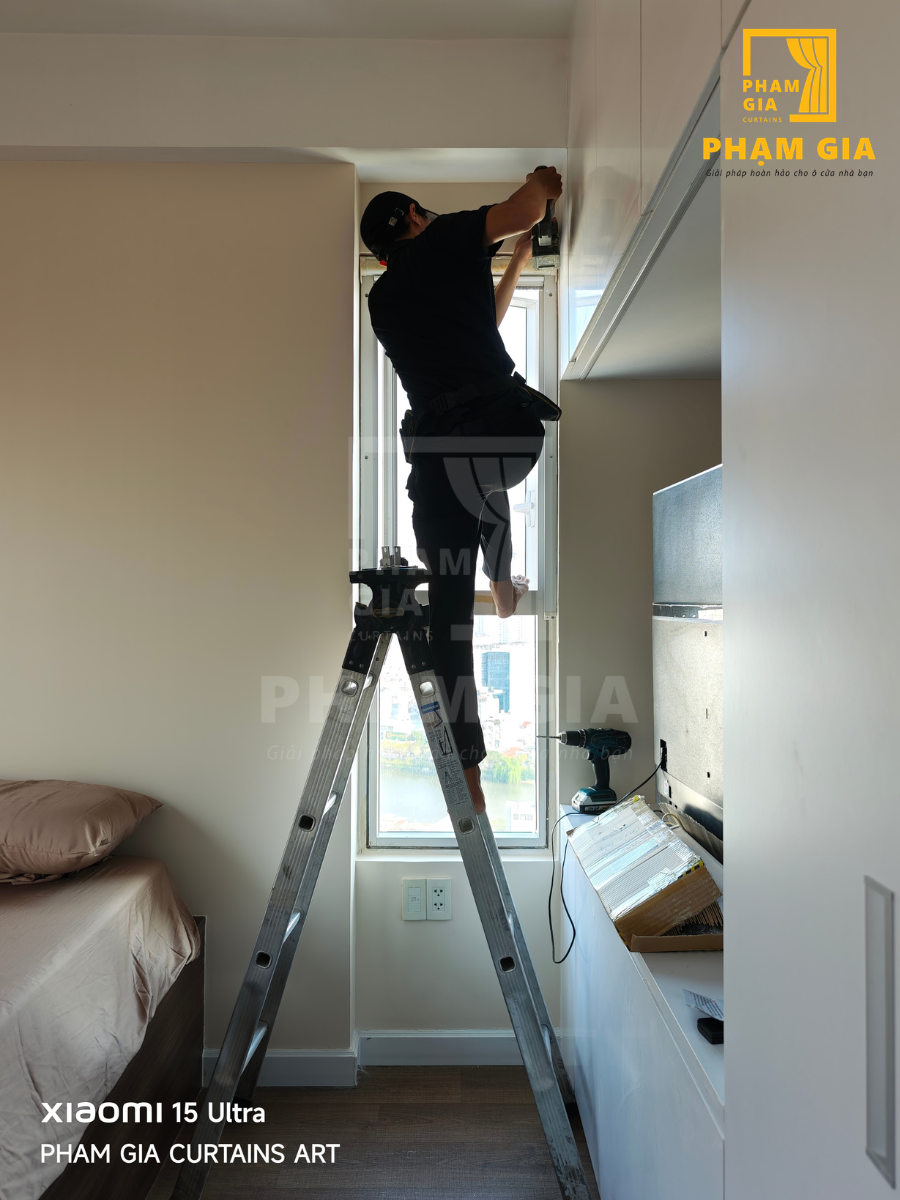 LẮP ĐẶT RÈM SÁO GỖ VÀ RÈM VẢI TẠI CHUNG CƯ GALAXY 9, SỐ 9 NGUYỄN KHOÁI, KHU PHỐ 6, PHƯỜNG VĨNH HỘI (QUẬN 4 CŨ), TP. HCM