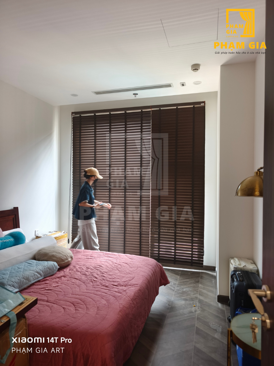 LẮP ĐẶT RÈM VẢI VÀ RÈM SÁO GỖ TẠI CHUNG CƯ OPUS ONE, TÒA OS5, VINHOMES GRAND PARK, QUẬN 9, TP.HCM