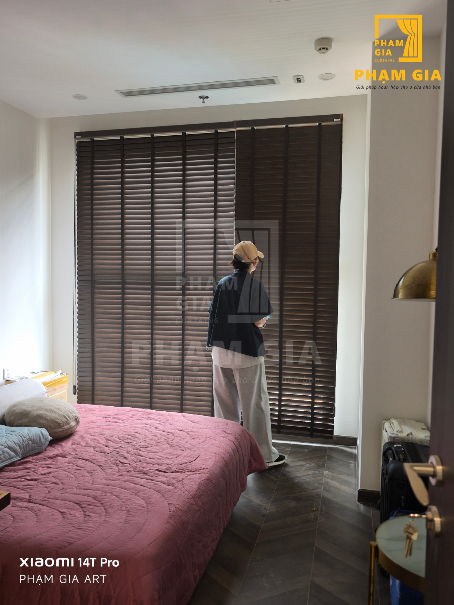 LẮP ĐẶT RÈM VẢI VÀ RÈM SÁO GỖ TẠI CHUNG CƯ OPUS ONE, TÒA OS5, VINHOMES GRAND PARK, QUẬN 9, TP.HCM